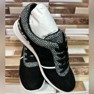 NWOT Isaac Mizrahi Women's Sneakers Sz 5M
